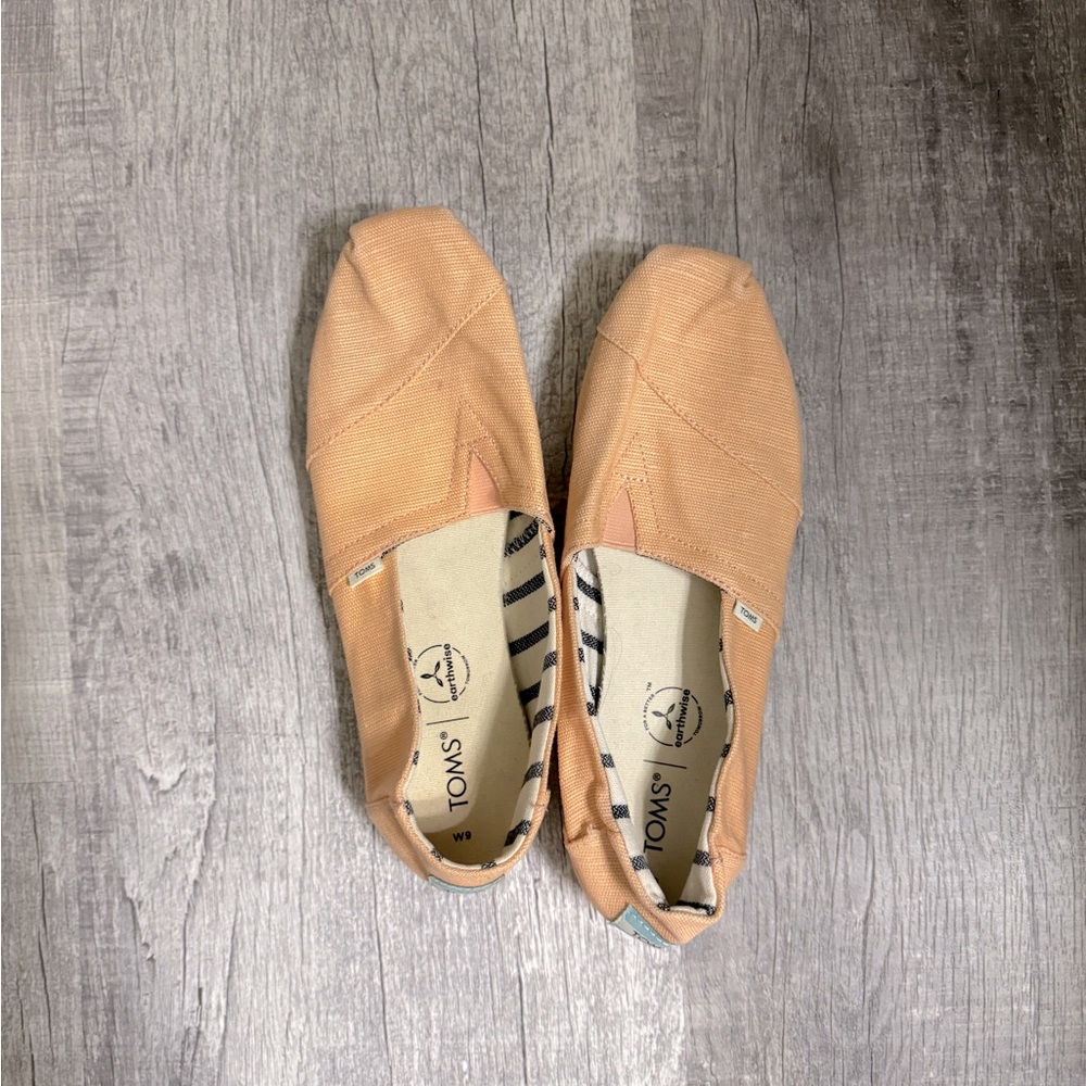 Toms